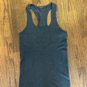 Lululemon tank size 2